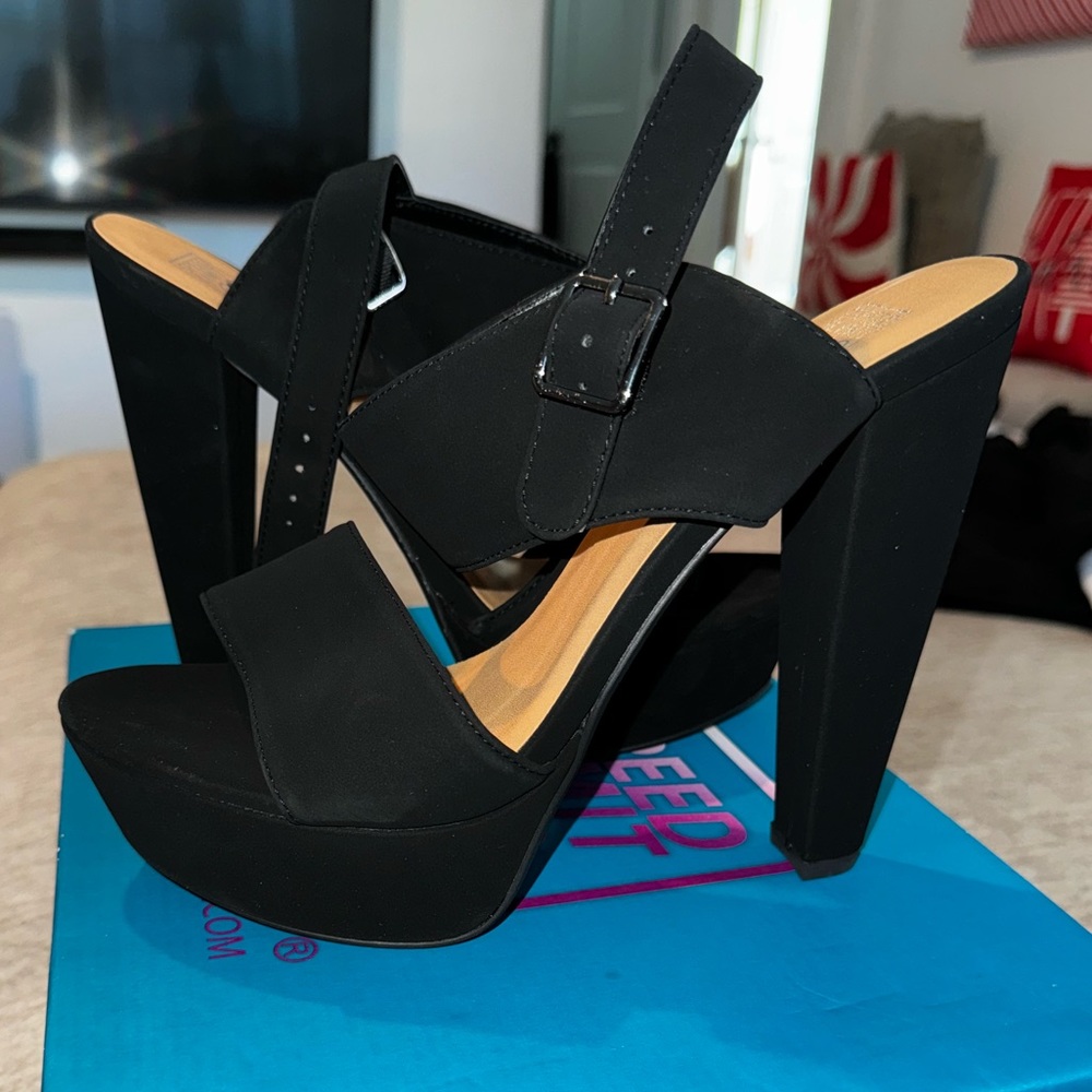 BLACK SUEDE HEELS